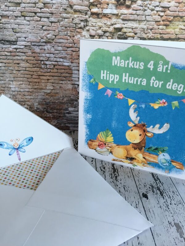 Tøffe Elga fra bye9design - barnekort med konvolutt og redigerbar tekst - digital print