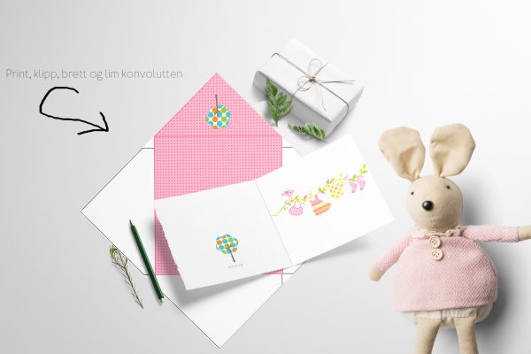 Rosa babyklær på snor - nydelig barnekort 13x13 cm